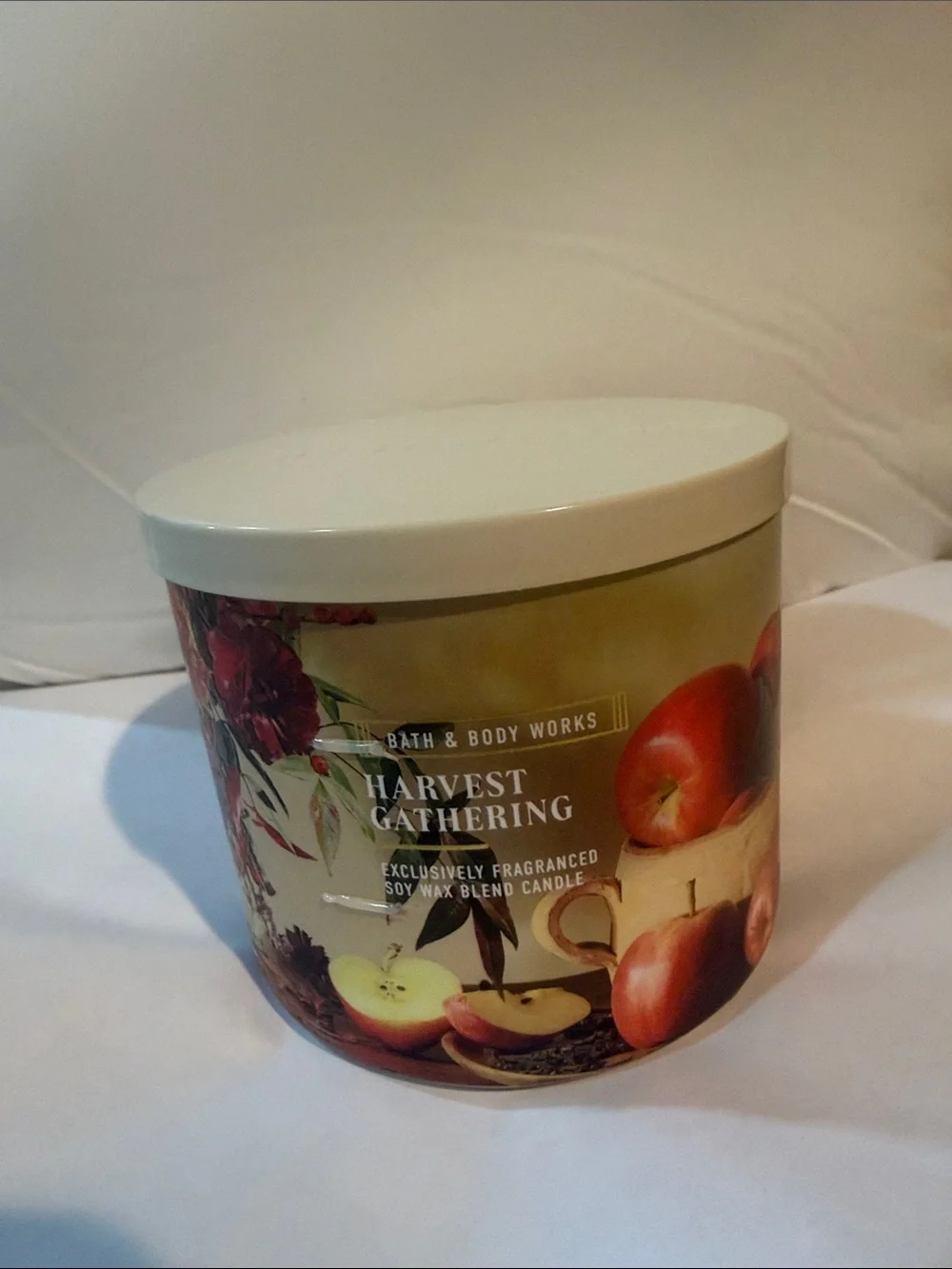 Bath & Body Works Harvest Gathering Candle - Cream, Red, Green